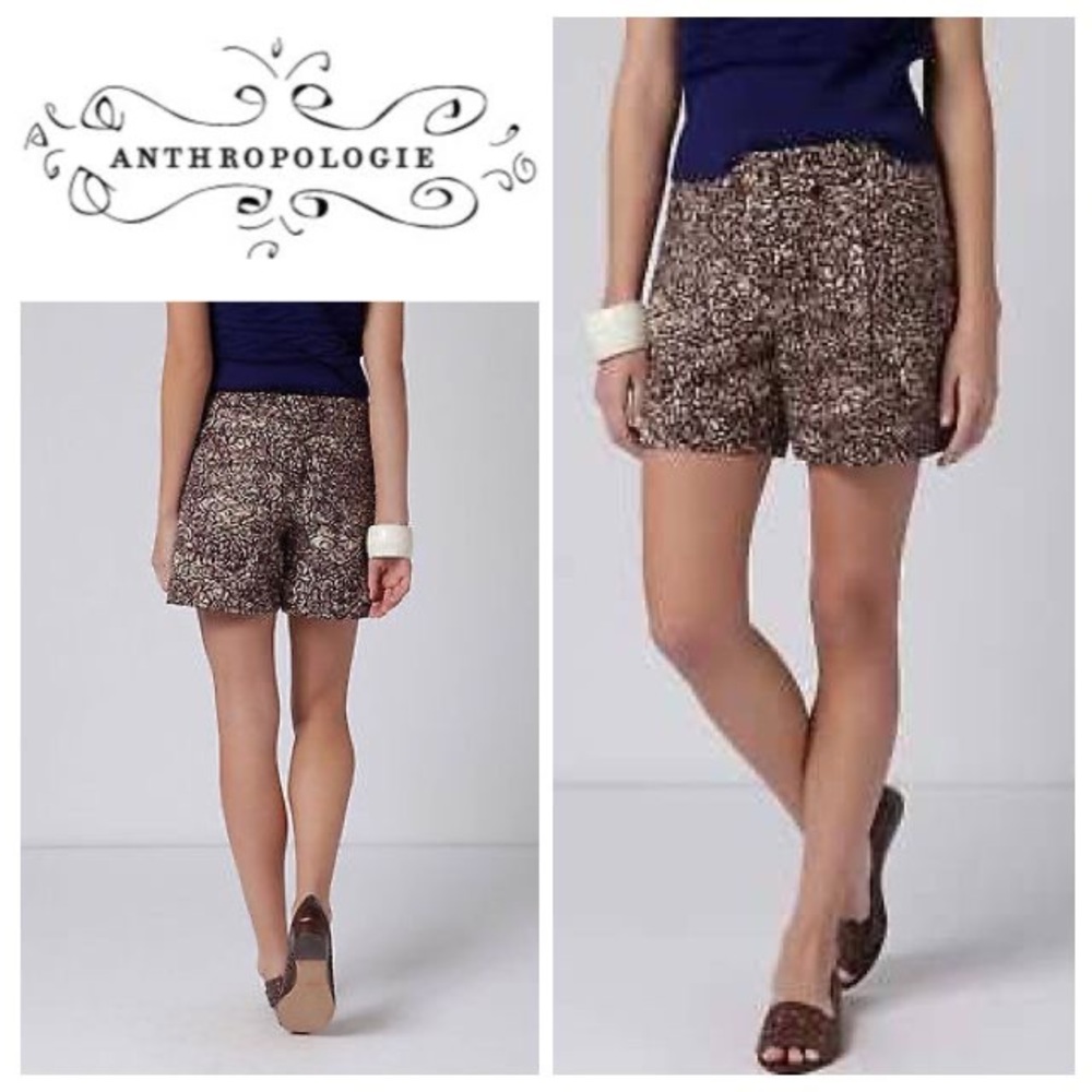 Coquille Linen Blend Floral Pleated Printed Shorts